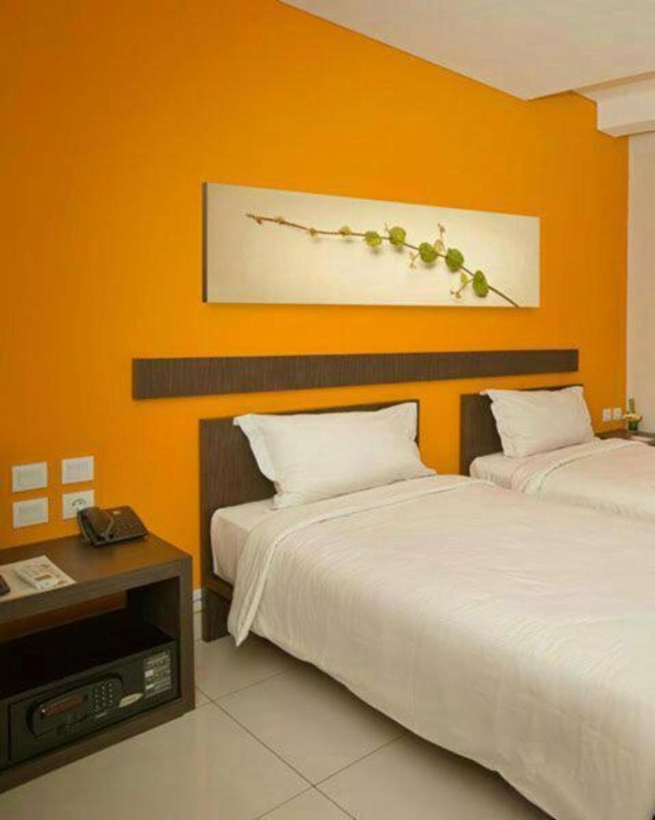 V Hotel Tebet Jakarta Ngoại thất bức ảnh