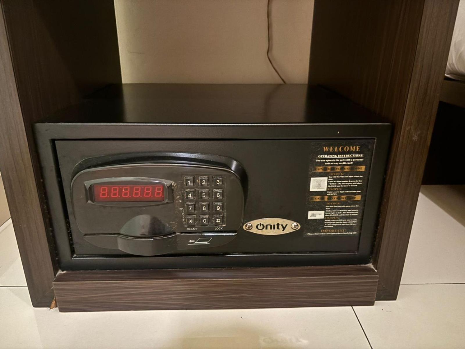 V Hotel Tebet Jakarta Ngoại thất bức ảnh