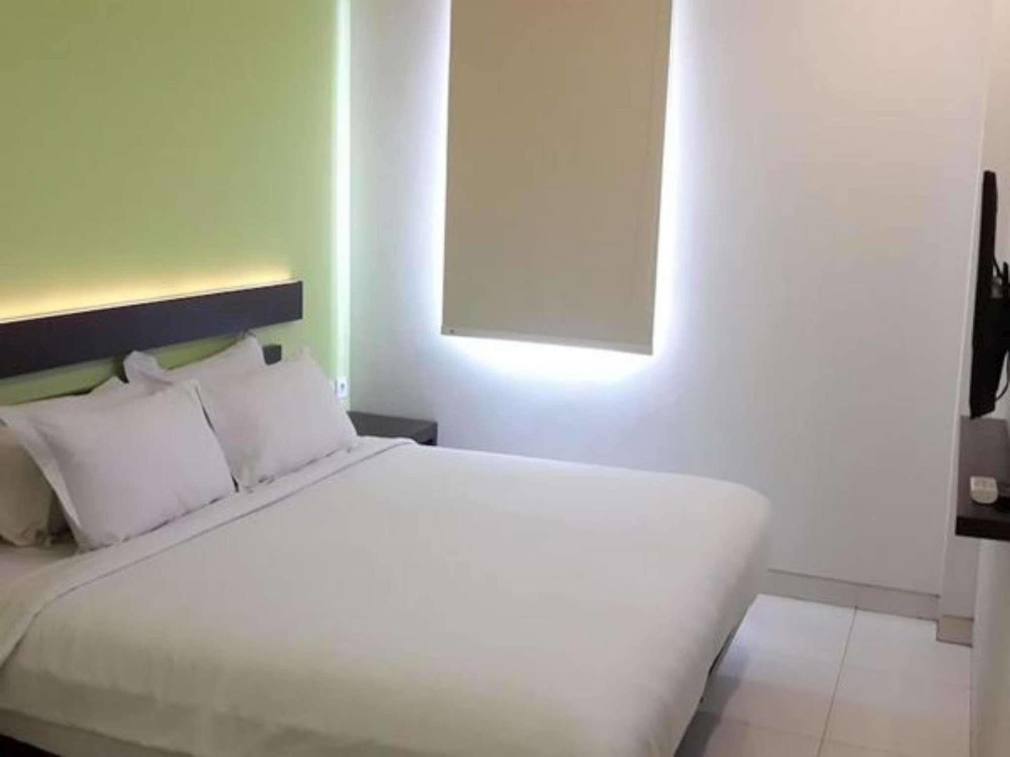 V Hotel Tebet Jakarta Ngoại thất bức ảnh